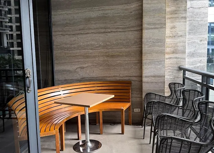 Knightsbridge Residences Aparthotel